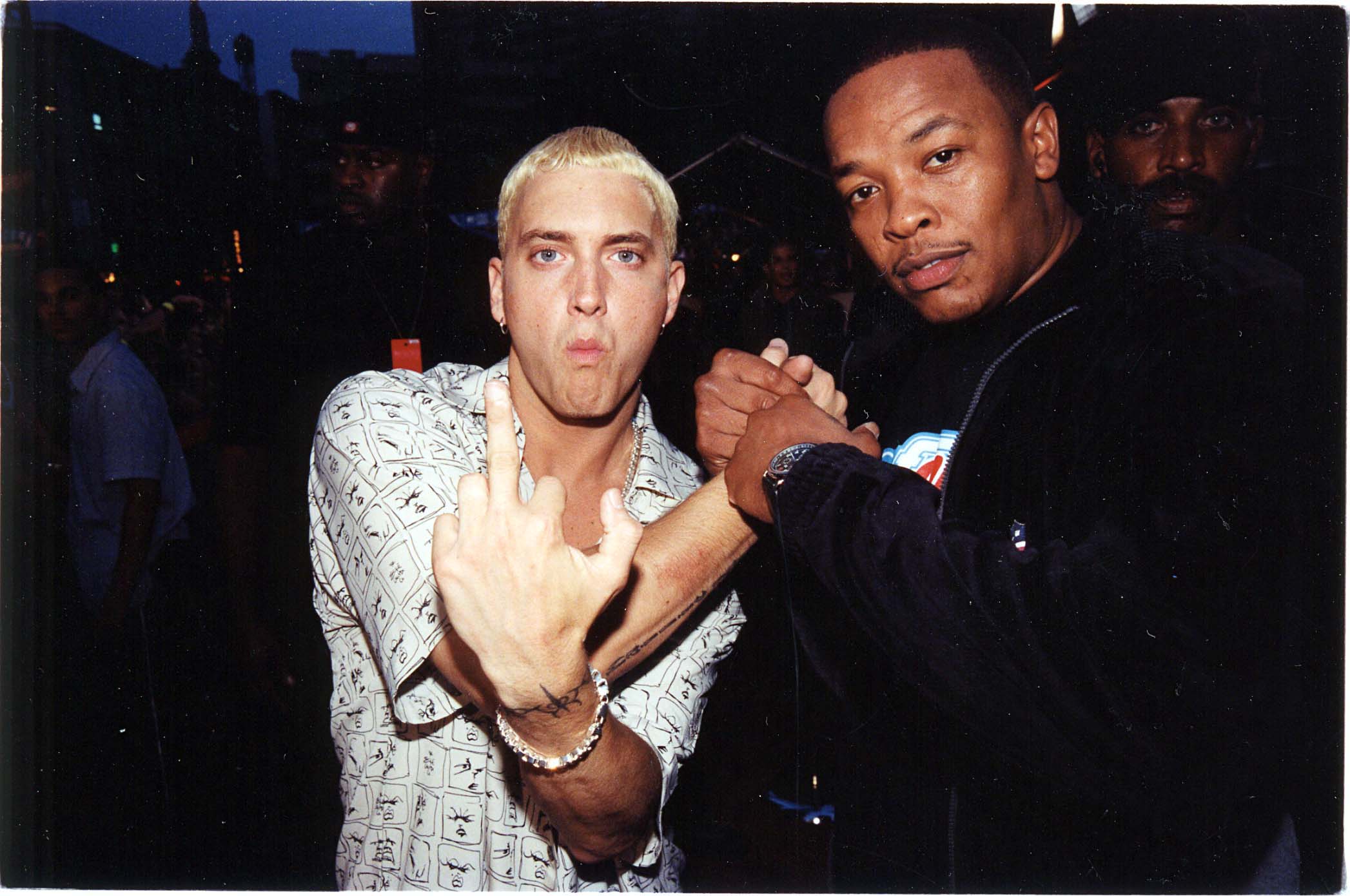 Eminem and Dr. Dre pose at the 1999 MTV Video Music Awards